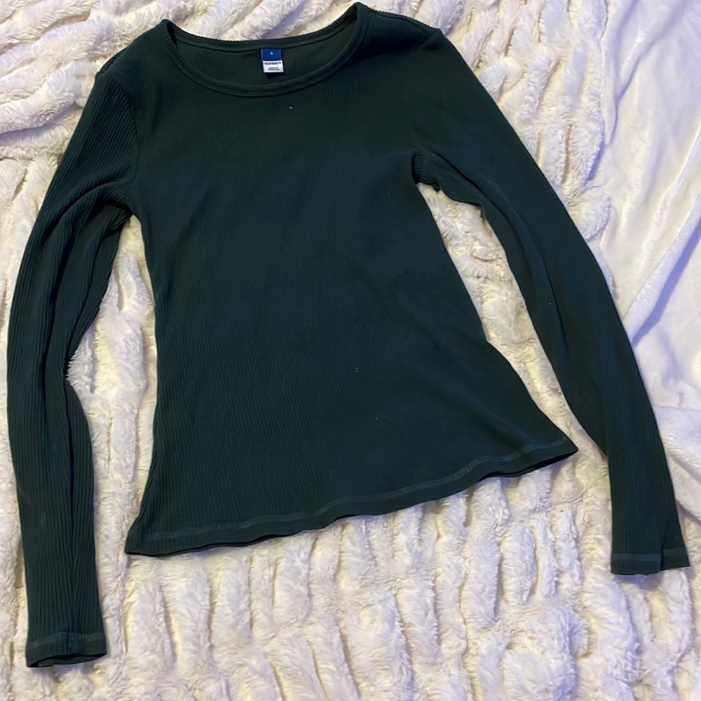 Small Dark Green Old Navy top with long sleeves.